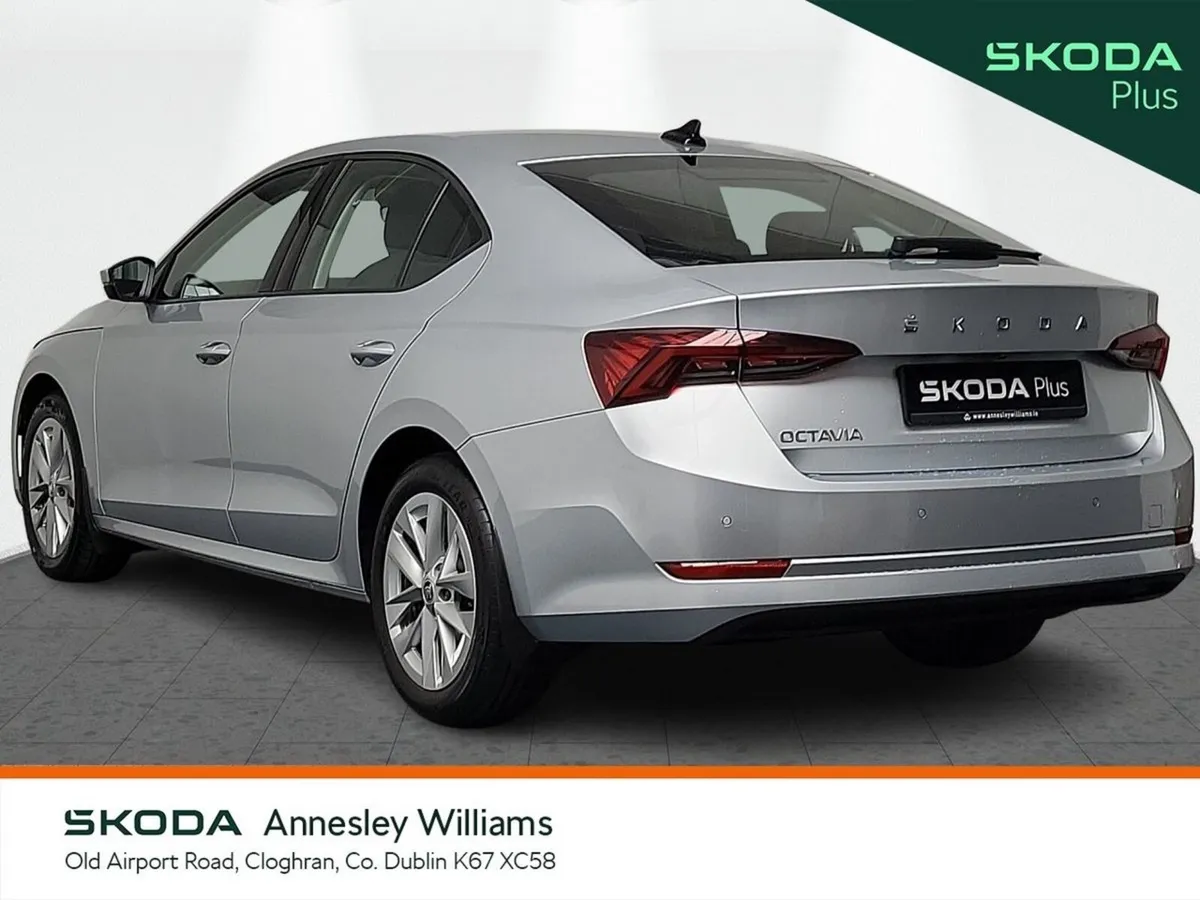 Skoda Octavia Saloon, Petrol, 2024, Grey