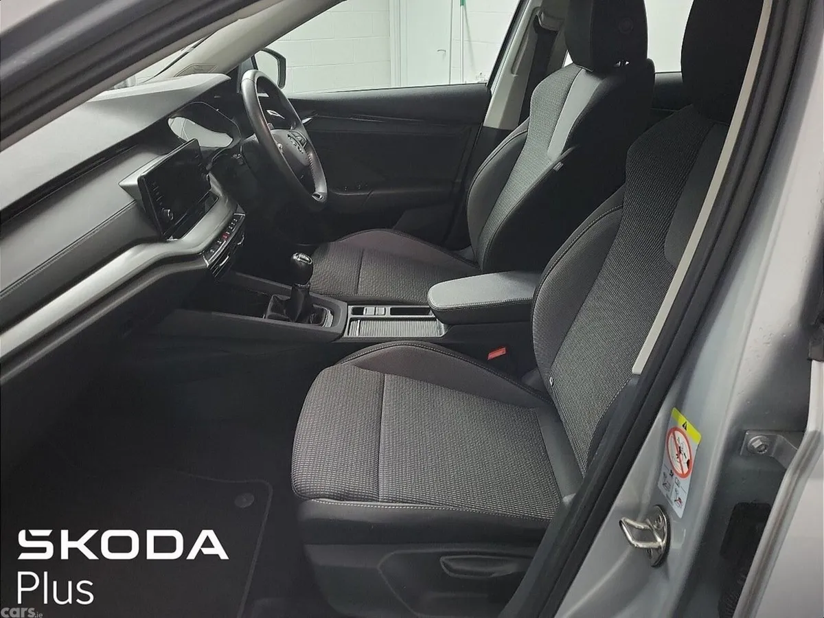Skoda Octavia Saloon, Petrol, 2024, Grey