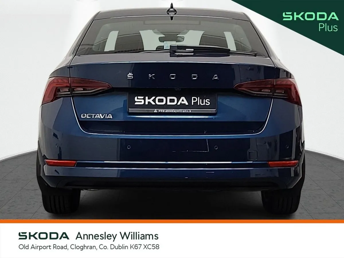 Skoda Octavia Saloon, Diesel, 2023, Blue