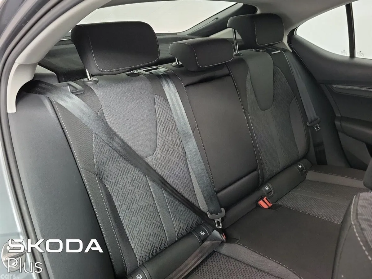 Skoda Octavia Saloon, Petrol, 2024, Grey