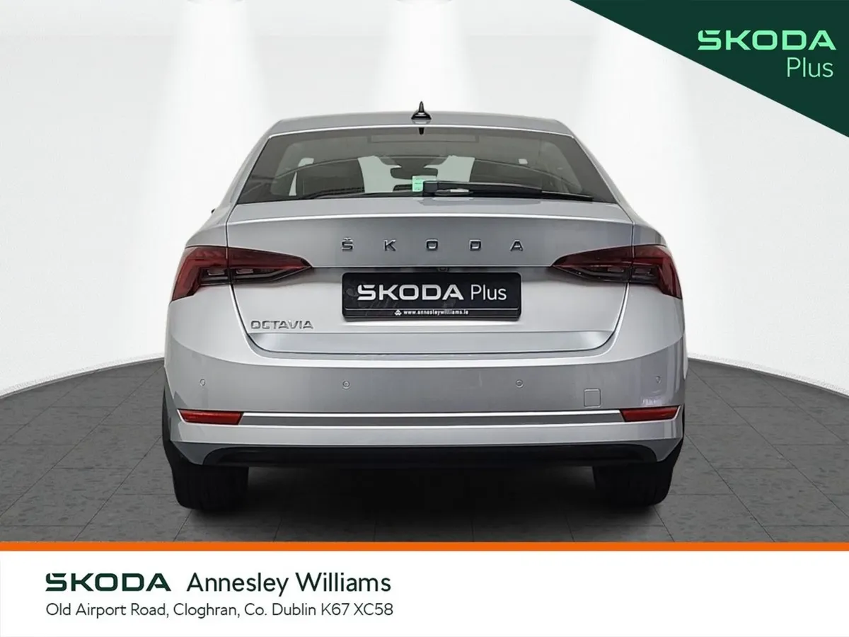 Skoda Octavia Saloon, Petrol, 2023, Silver
