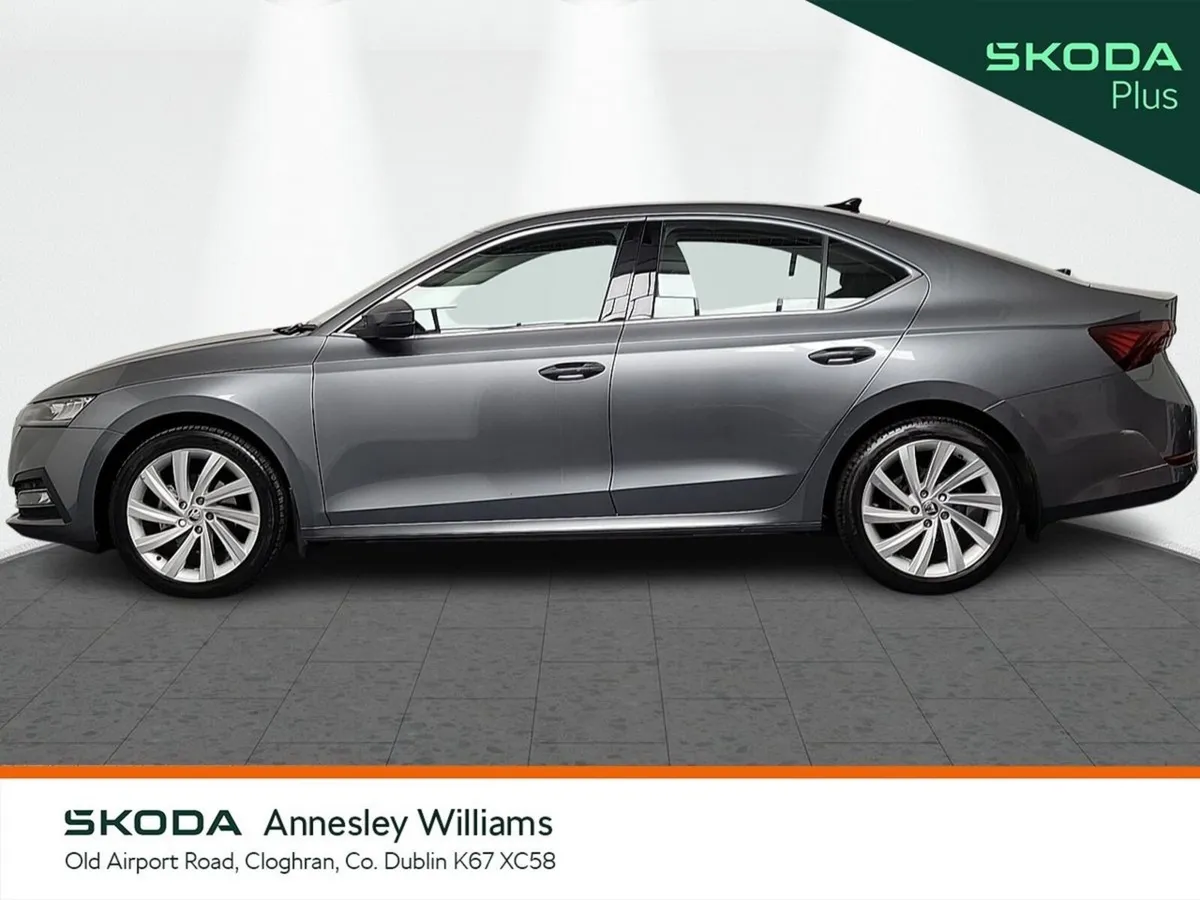 Skoda Octavia Saloon, Petrol, 2024, Grey