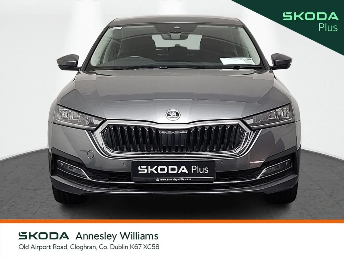 Skoda Octavia Saloon, Petrol, 2024, Grey