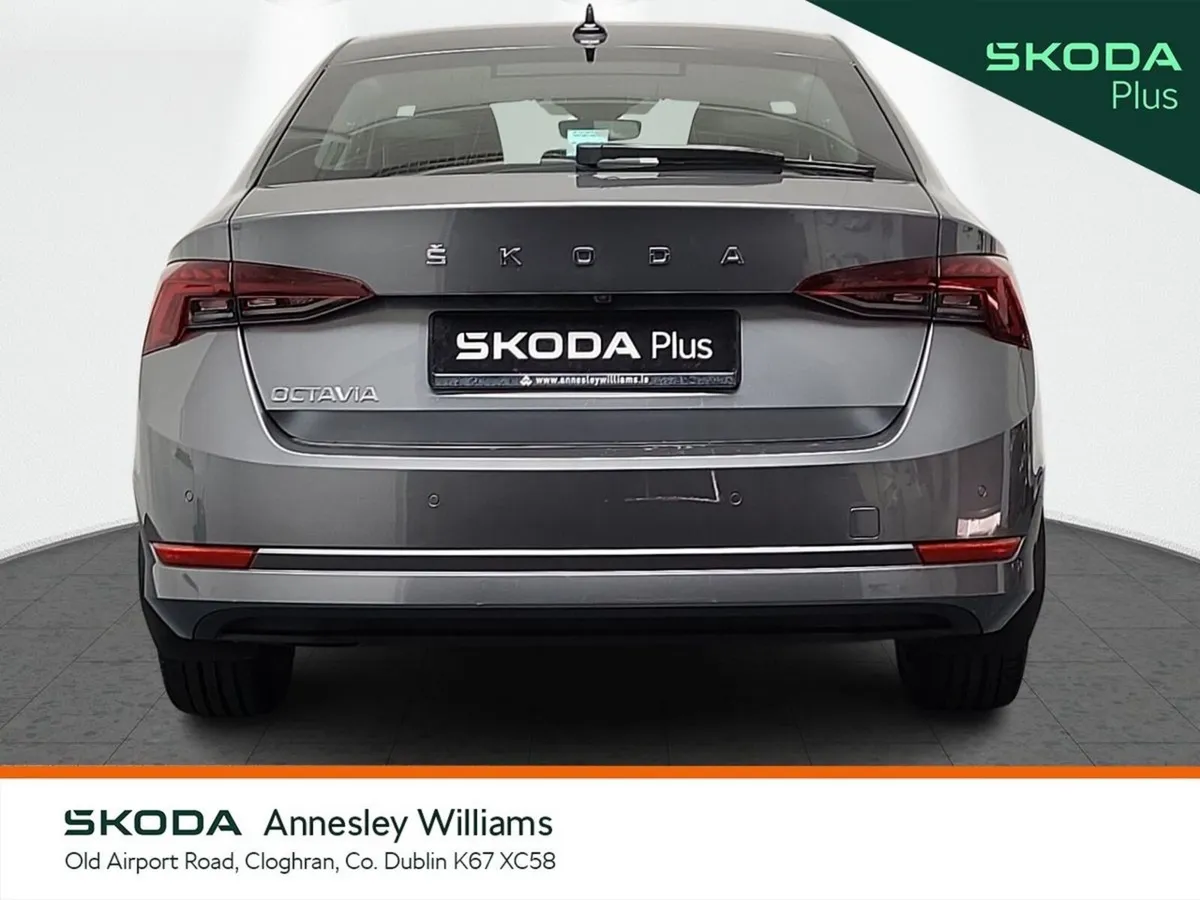 Skoda Octavia Saloon, Petrol, 2024, Grey