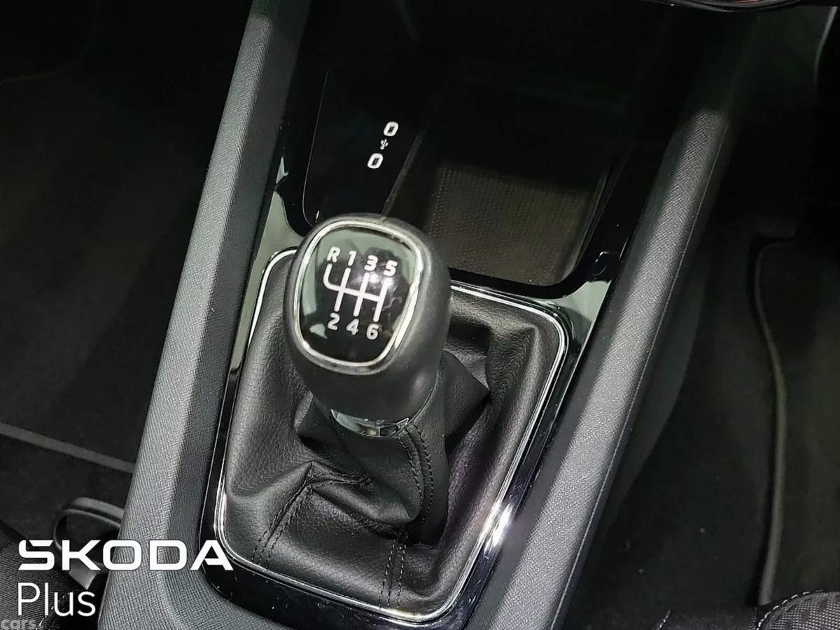 Skoda Octavia Saloon, Petrol, 2024, Grey