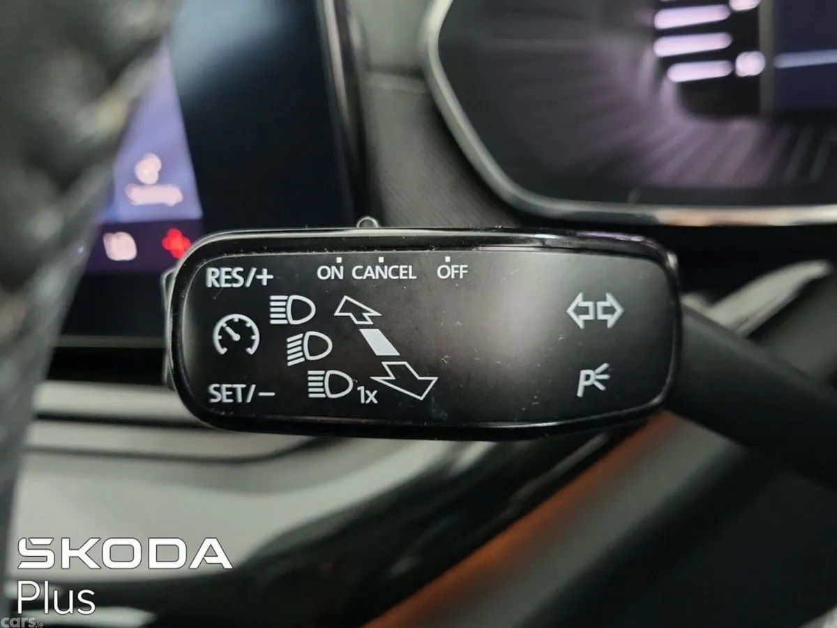Skoda Octavia Saloon, Petrol, 2023, Silver