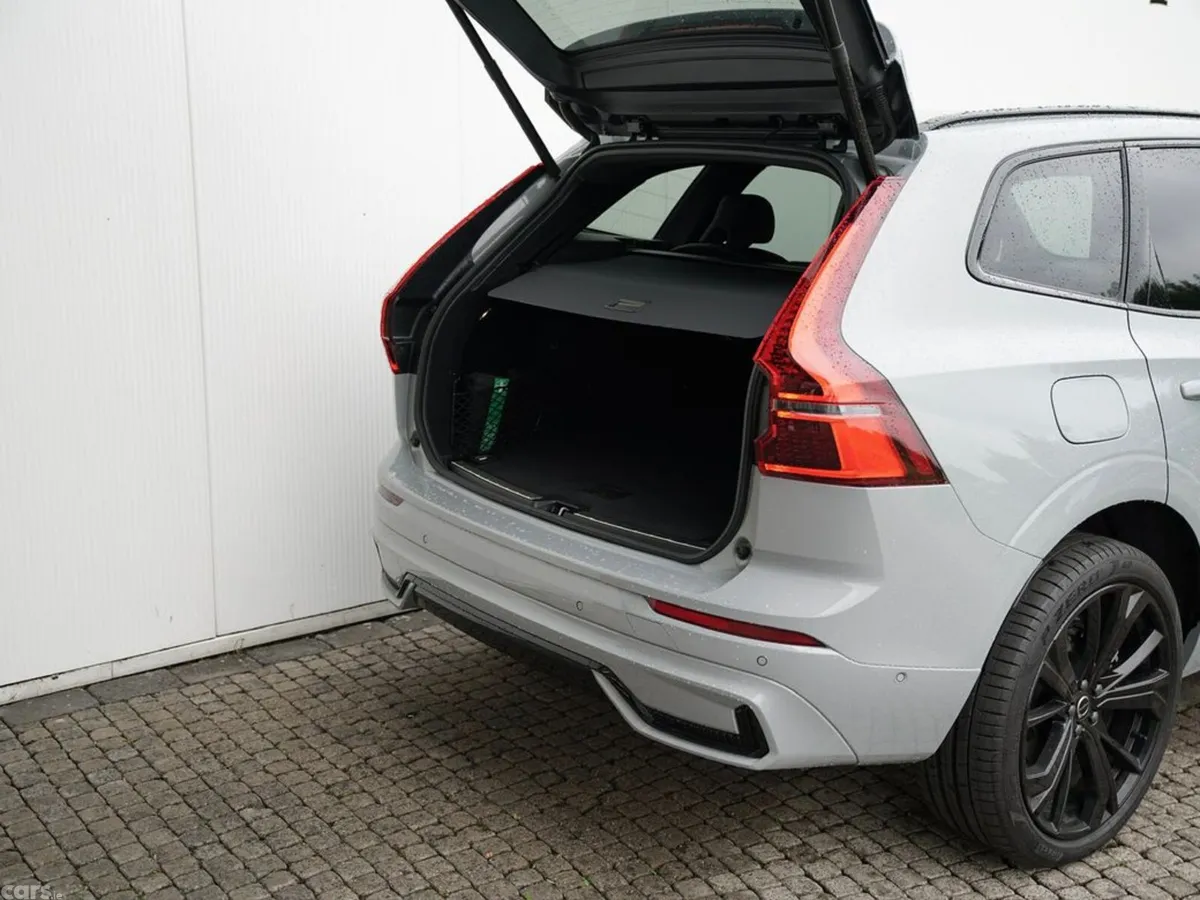 Volvo XC60 SUV, Petrol Plug-in Hybrid, 2026, Grey
