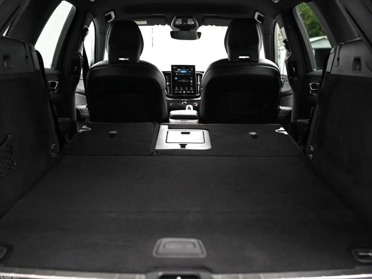 Volvo XC60 SUV, Petrol Plug-in Hybrid, 2026, Grey