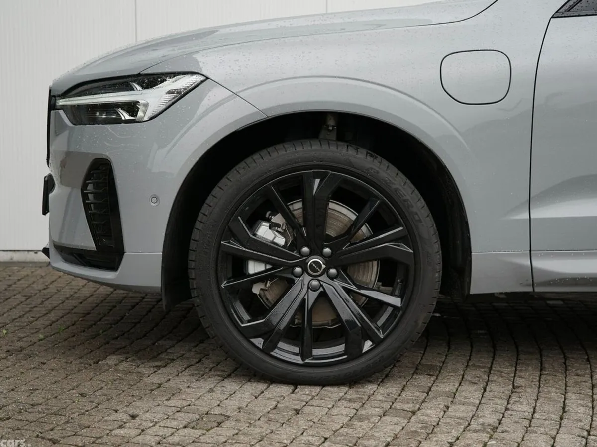 Volvo XC60 SUV, Petrol Plug-in Hybrid, 2026, Grey