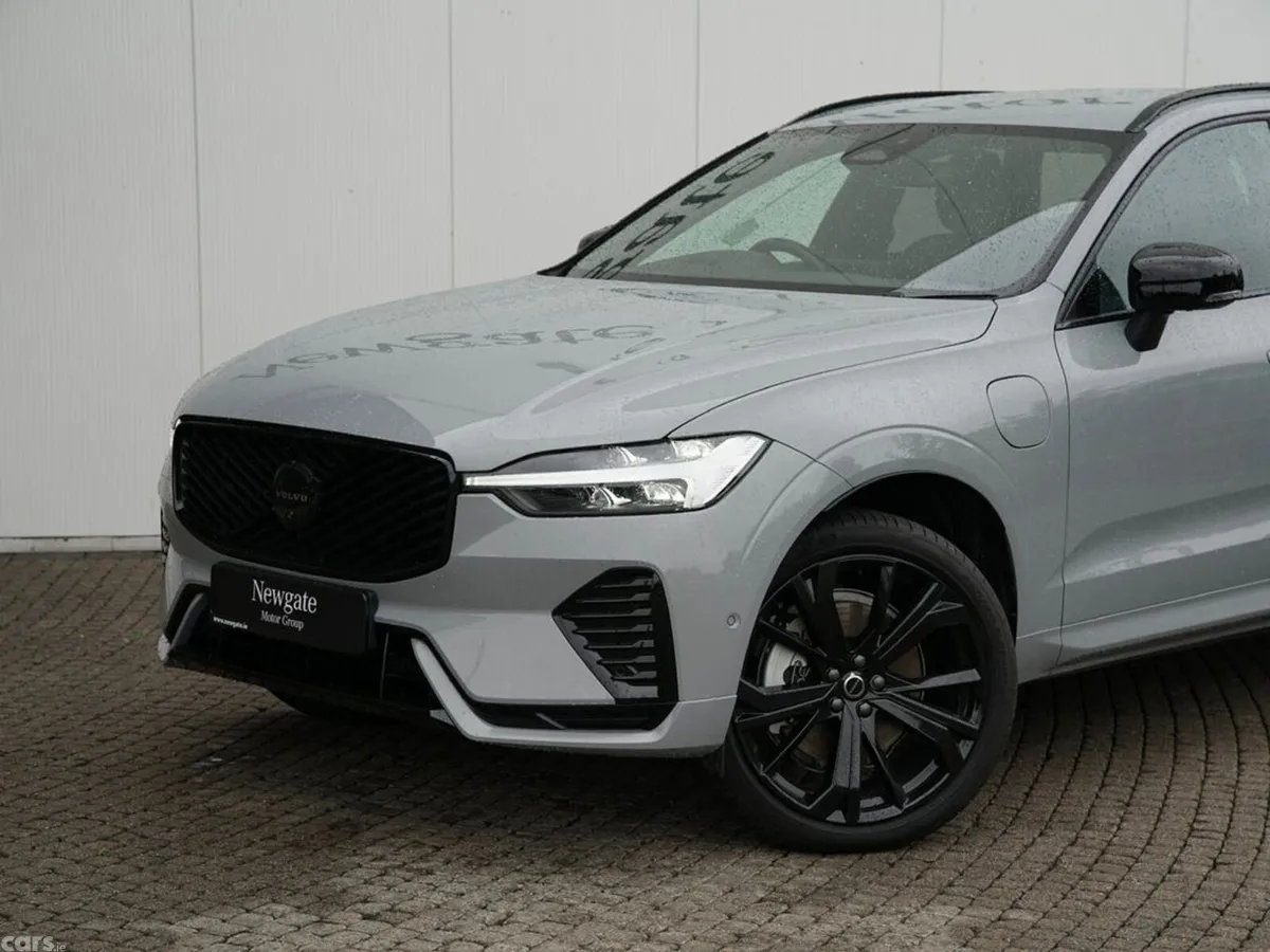 Volvo XC60 SUV, Petrol Plug-in Hybrid, 2026, Grey