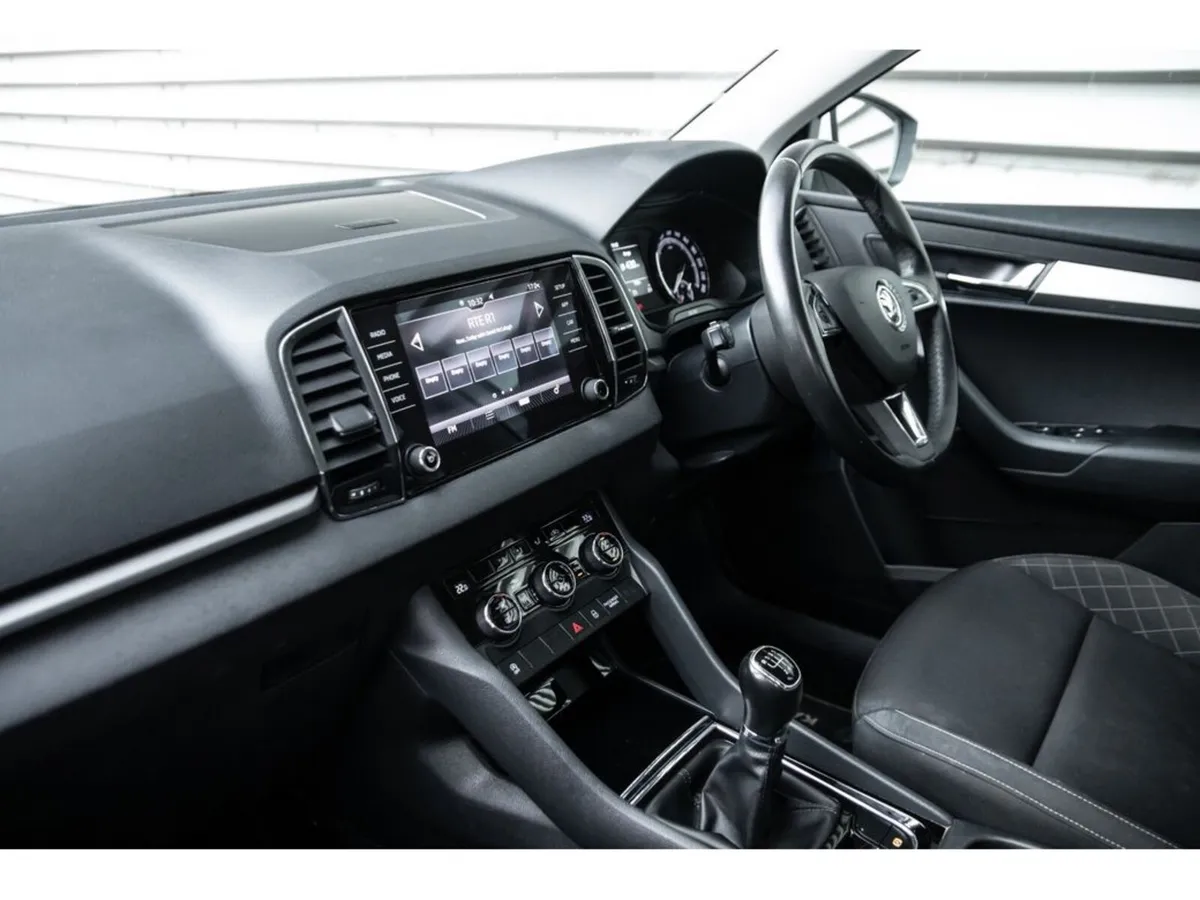 Skoda Karoq Estate, Petrol, 2020, White