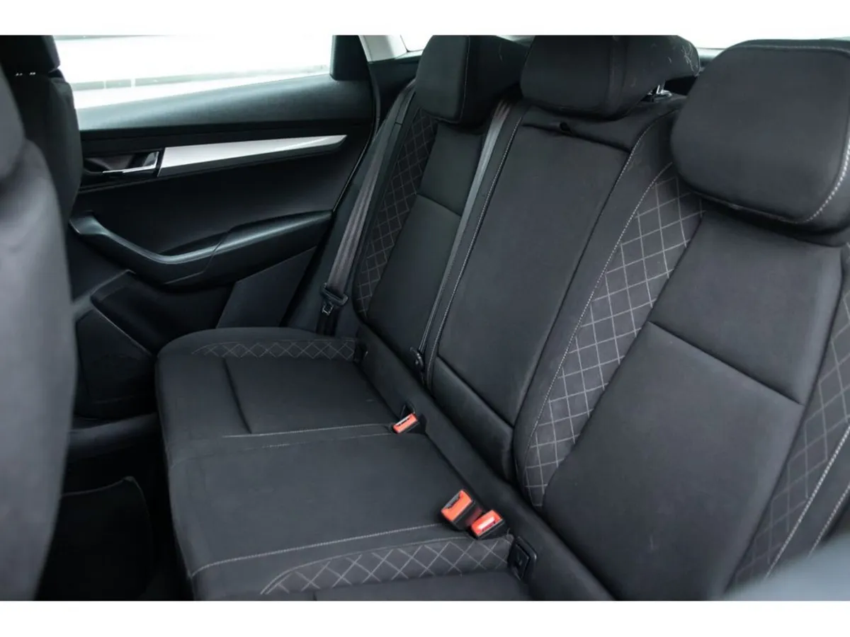 Skoda Karoq Estate, Petrol, 2020, White