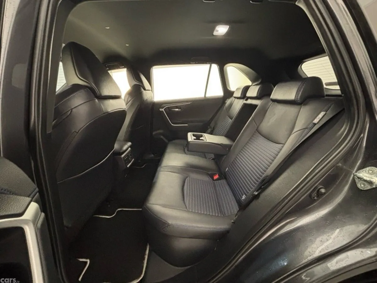 Toyota RAV4 SUV, Petrol Hybrid, 2023, Grey