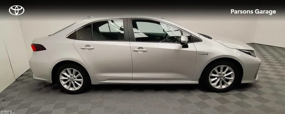 Toyota Corolla Saloon, Petrol Hybrid, 2021, Silver