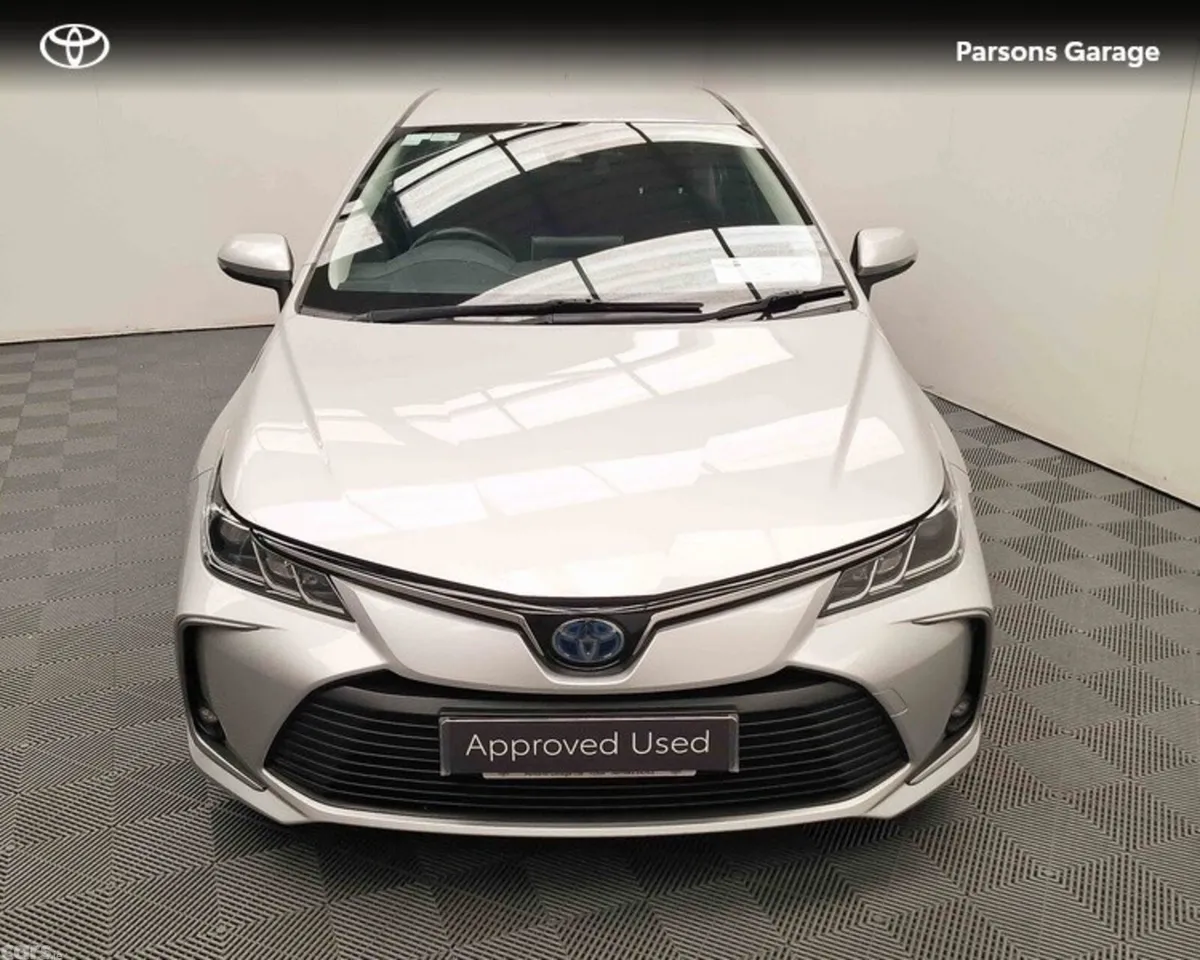 Toyota Corolla Saloon, Petrol Hybrid, 2021, Silver