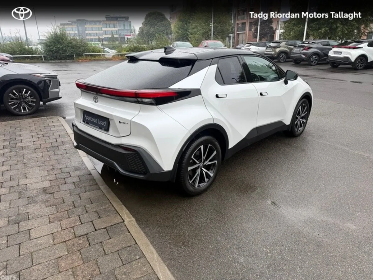 Toyota C-HR SUV, Petrol Hybrid, 2025, White