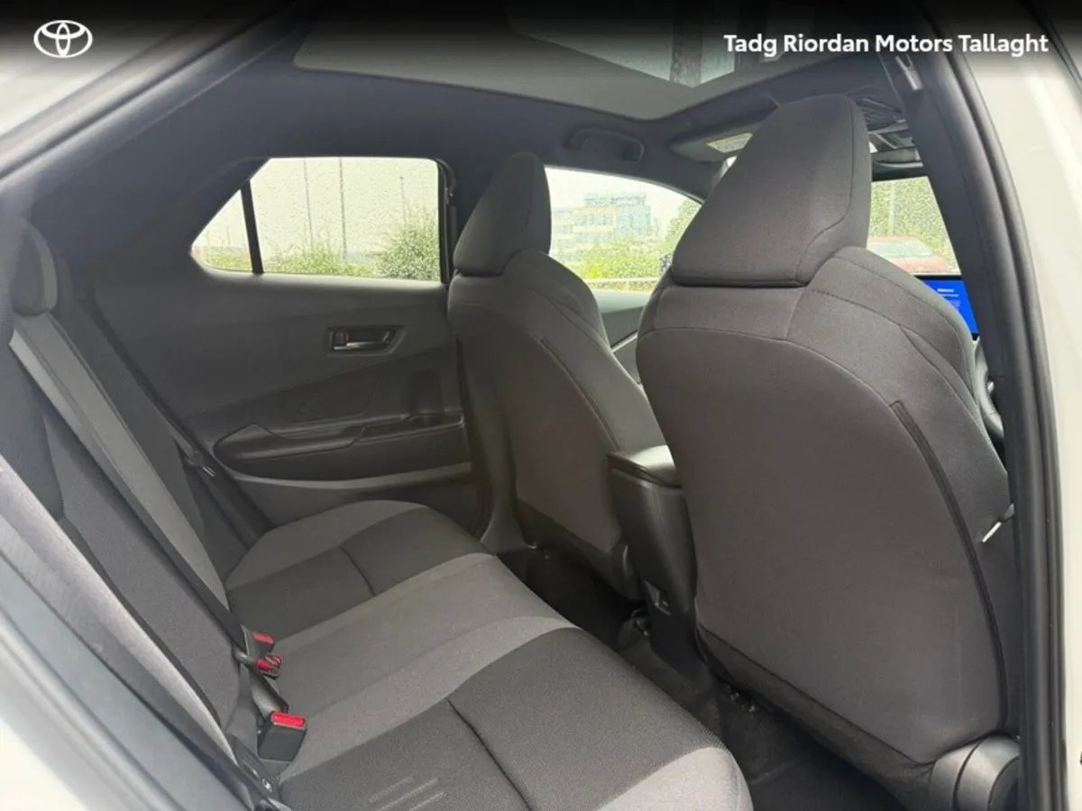 Toyota C-HR SUV, Petrol Hybrid, 2025, White