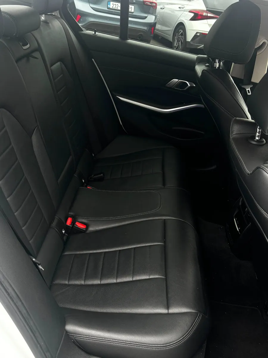 BMW 3-Series Saloon, Diesel, 2019, White