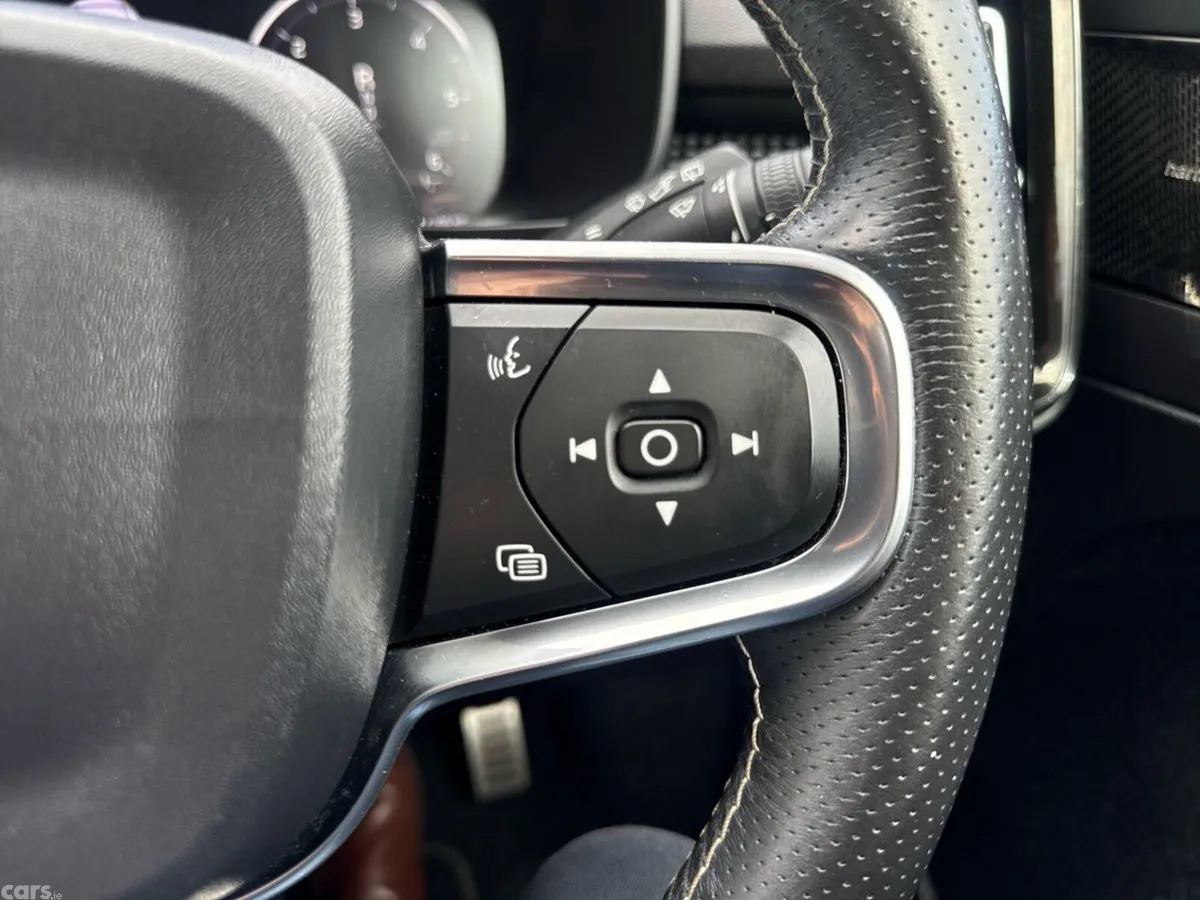 Volvo XC40 SUV, Diesel, 2019, Grey