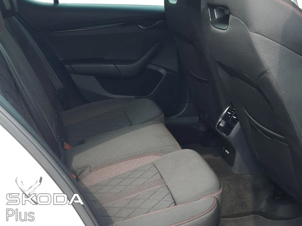 Skoda Octavia Saloon, Diesel, 2024, White