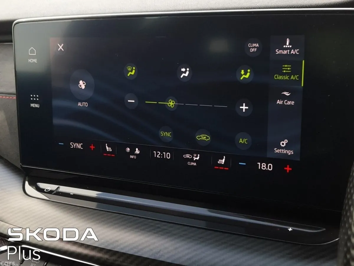 Skoda Octavia Saloon, Diesel, 2024, White