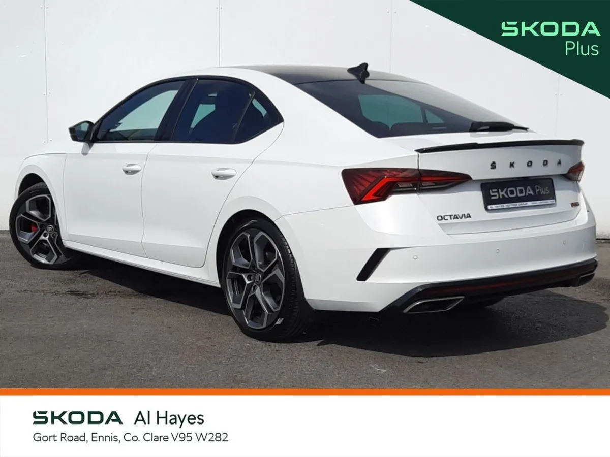 Skoda Octavia Saloon, Diesel, 2024, White