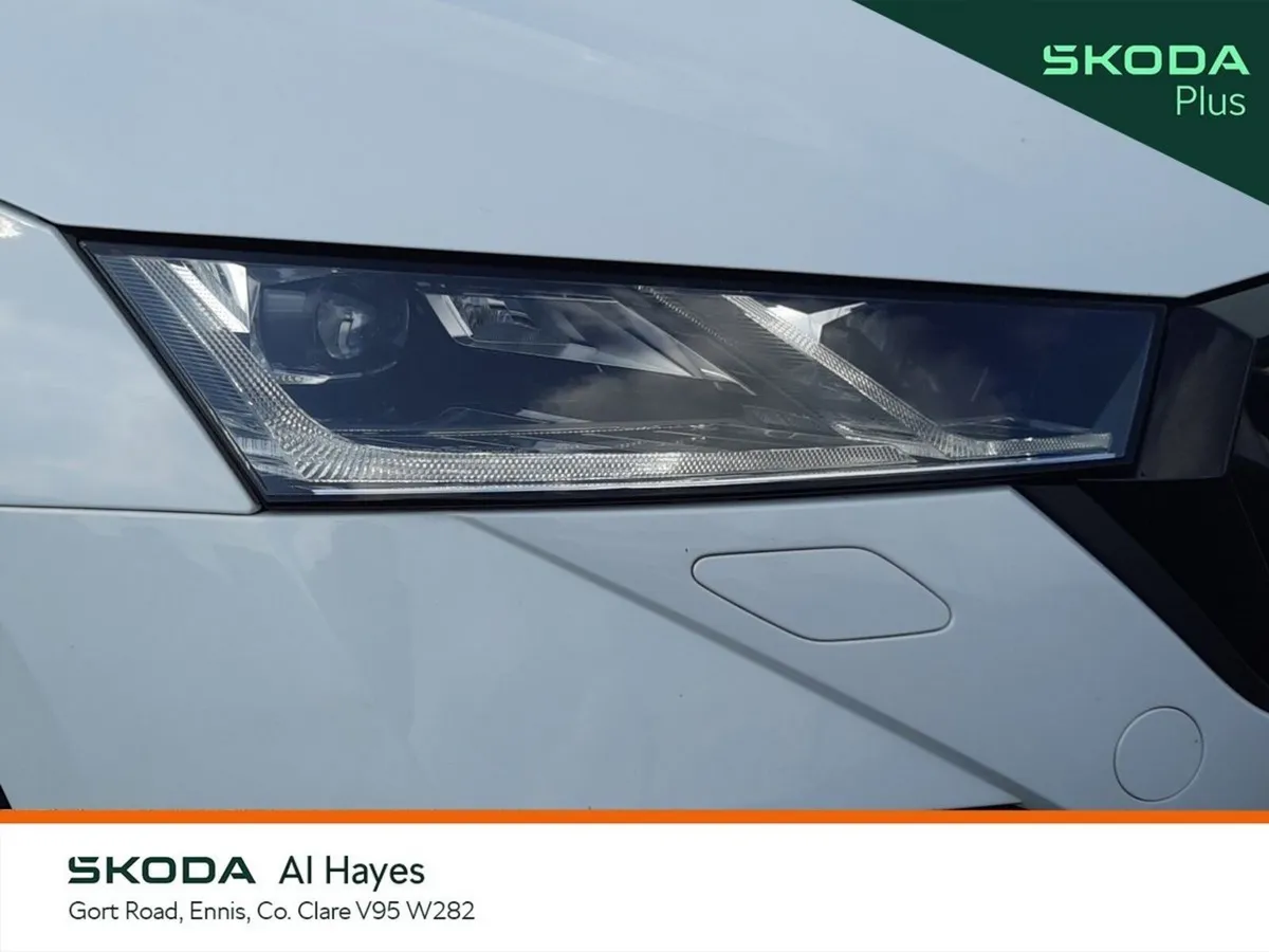 Skoda Octavia Saloon, Diesel, 2024, White