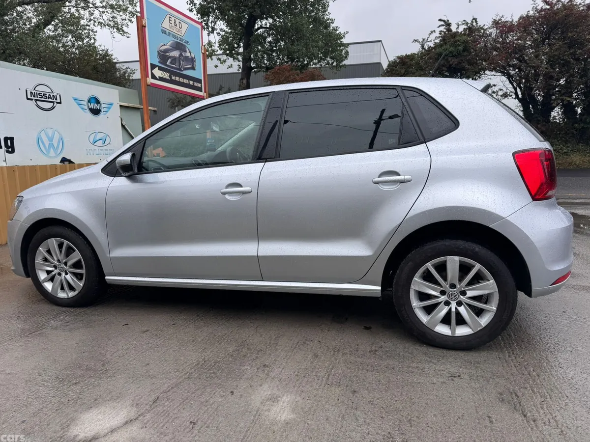 Volkswagen Polo Hatchback, Petrol, 2015, Silver