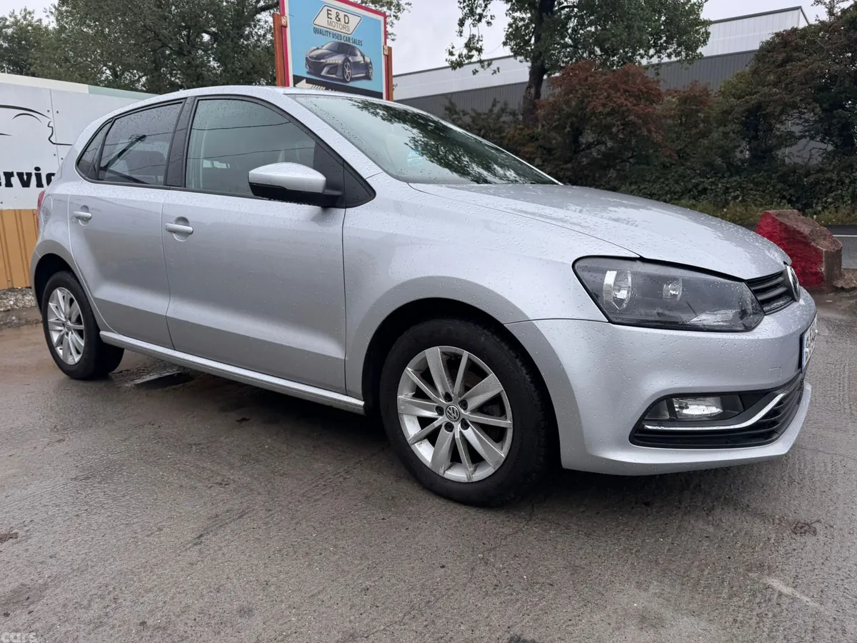Volkswagen Polo Hatchback, Petrol, 2015, Silver