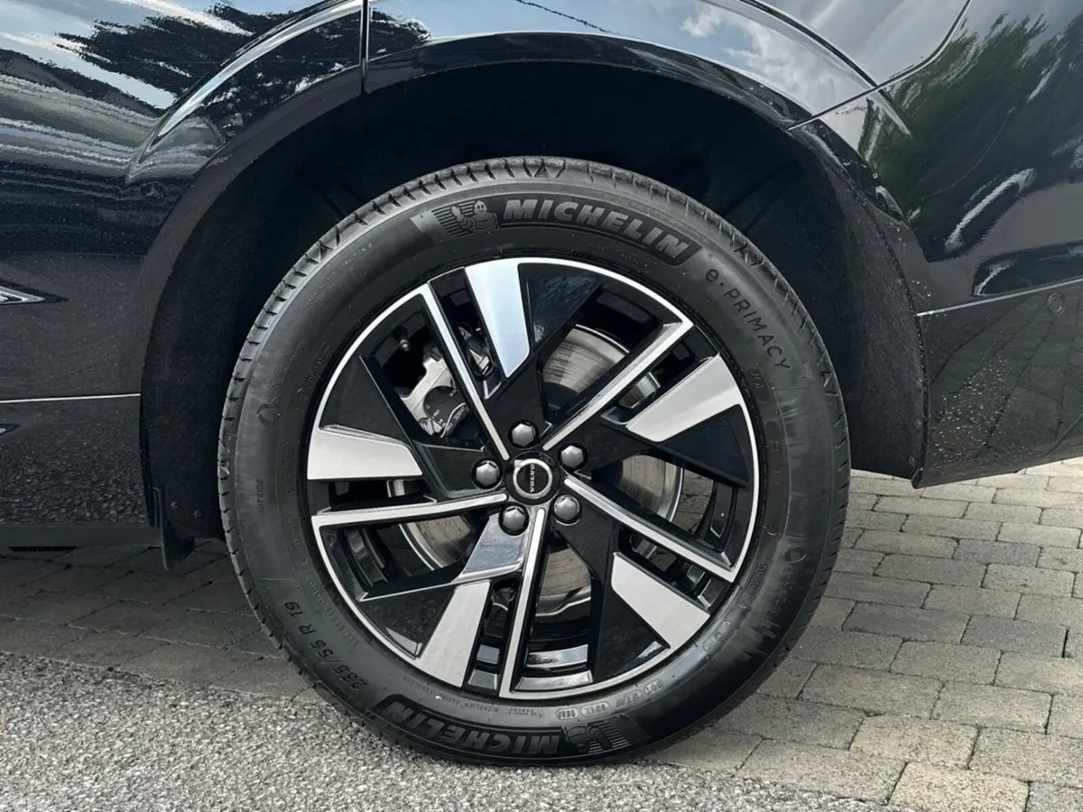 Volvo XC60 SUV, Petrol Plug-in Hybrid, 2026, Black