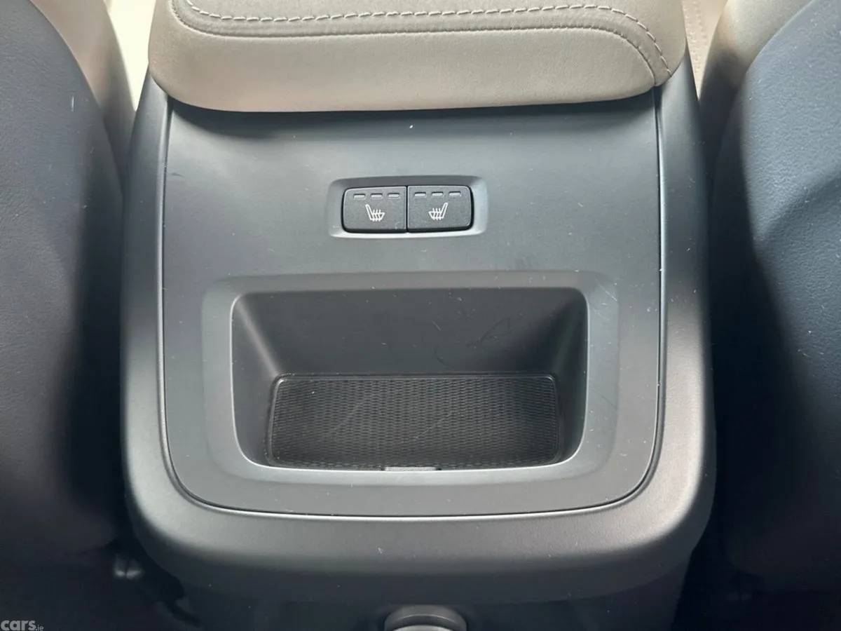 Volvo XC60 SUV, Petrol Plug-in Hybrid, 2026, Black