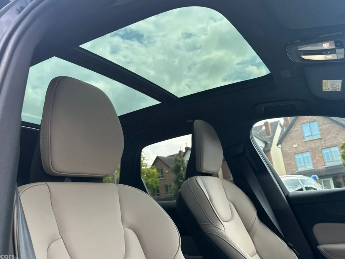 Volvo XC60 SUV, Petrol Plug-in Hybrid, 2026, Black