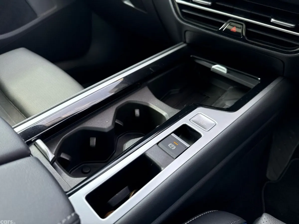 Volkswagen Passat Estate, Diesel, 2026, Blue