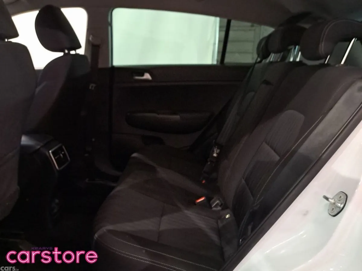 Kia Sportage SUV, Diesel Hybrid, 2021, White