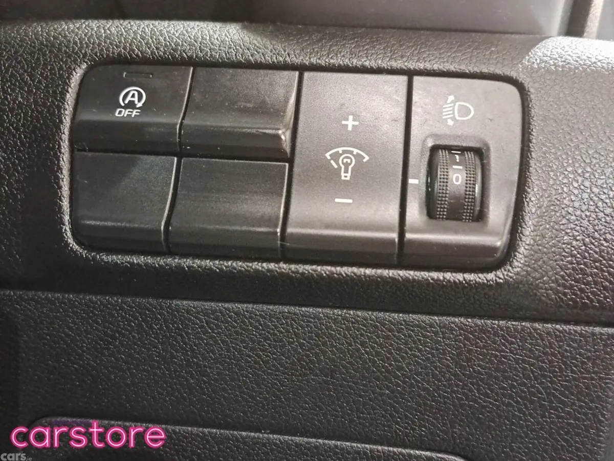 Kia Sportage SUV, Diesel Hybrid, 2021, White