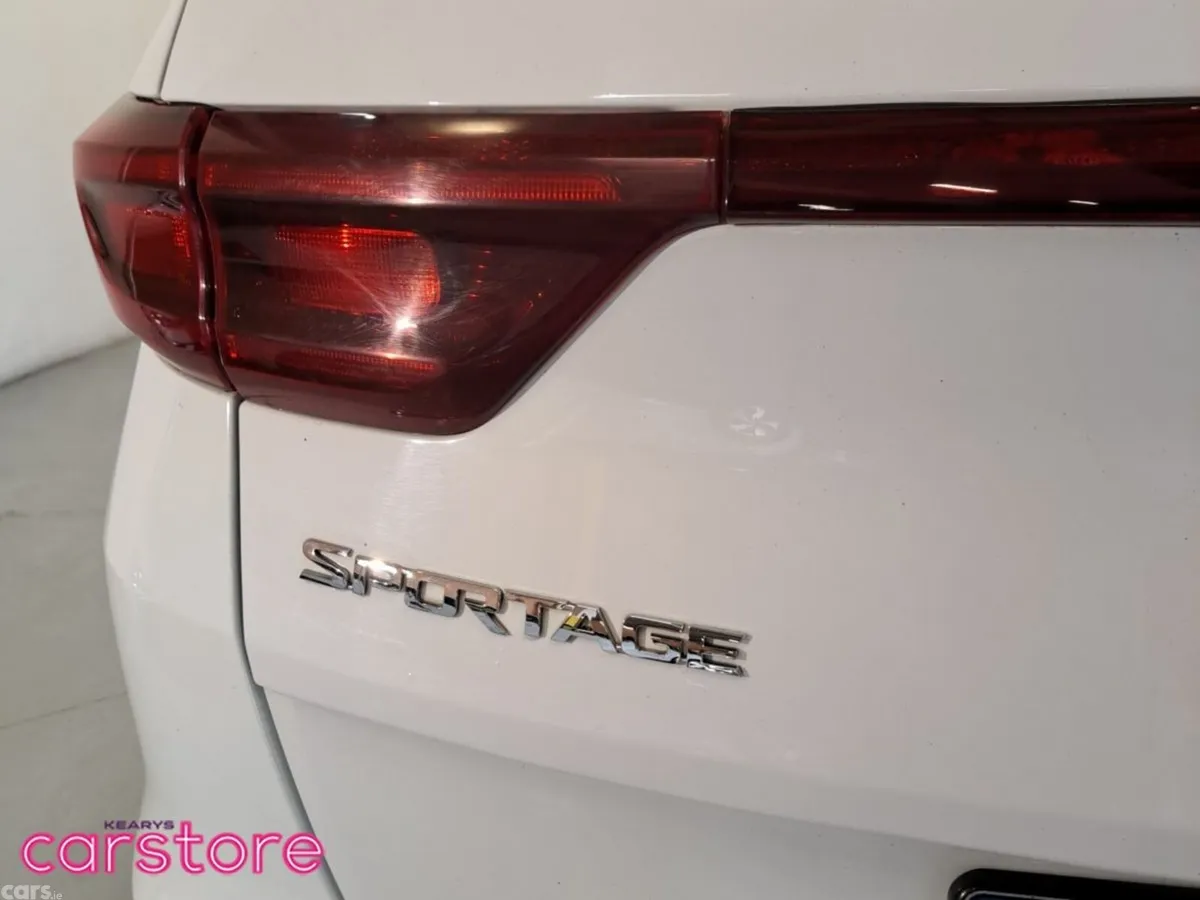 Kia Sportage SUV, Diesel Hybrid, 2021, White