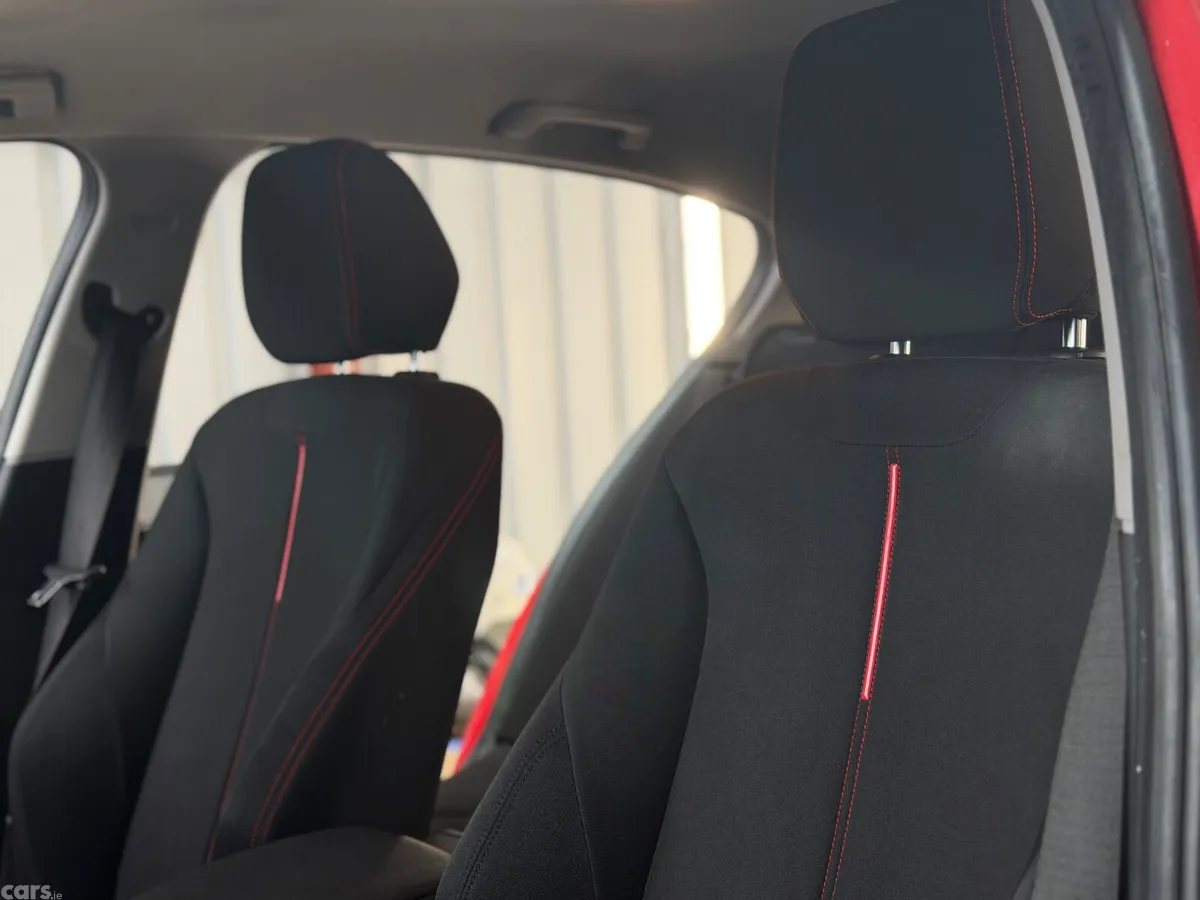 BMW 1-Series Hatchback, Petrol, 2013, Red