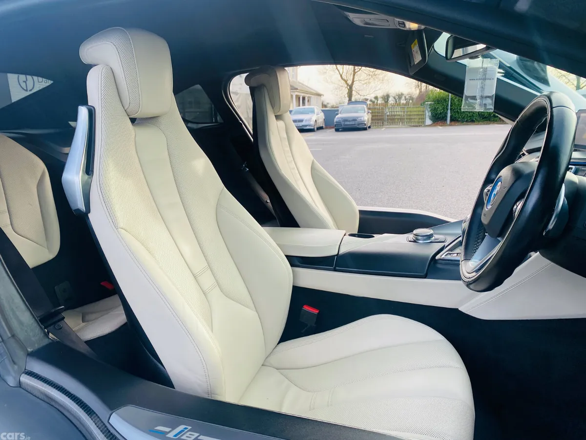 BMW i8 Coupe, Petrol Plug-in Hybrid, 2017, White