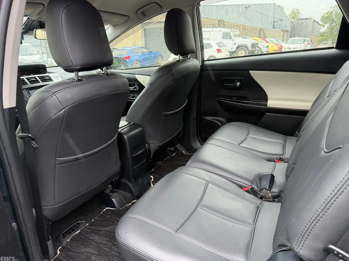 Toyota Prius Hatchback, Petrol Hybrid, 2018, Blue