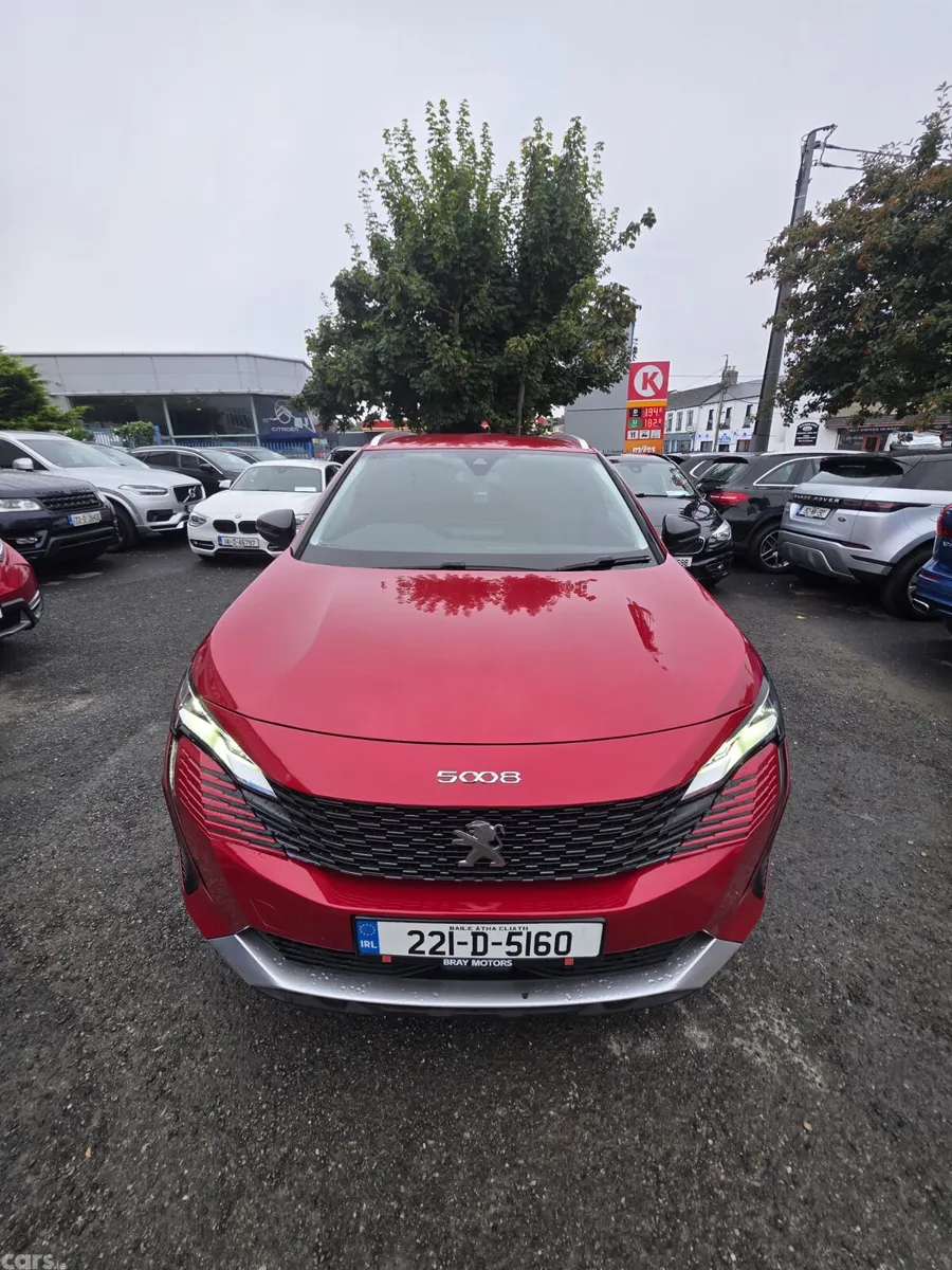 Peugeot 5008 MPV, Diesel, 2022, Red