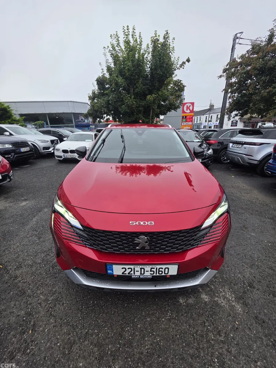 Peugeot 5008 MPV, Diesel, 2022, Red