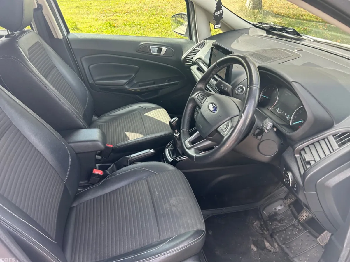 Ford EcoSport Hatchback, Petrol, 2019, White