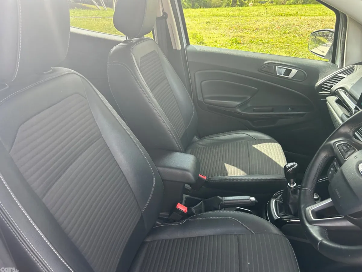 Ford EcoSport Hatchback, Petrol, 2019, White