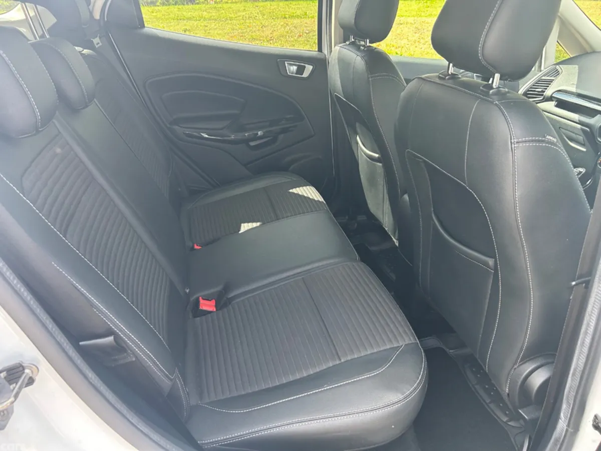 Ford EcoSport Hatchback, Petrol, 2019, White
