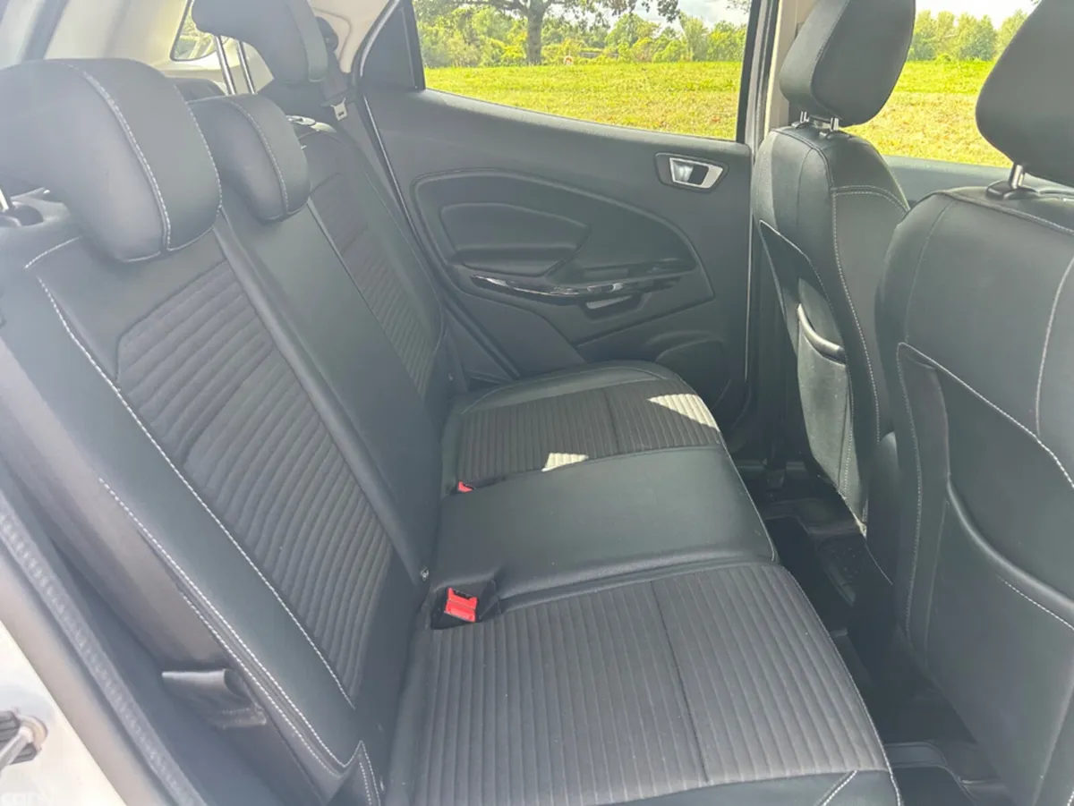 Ford EcoSport Hatchback, Petrol, 2019, White