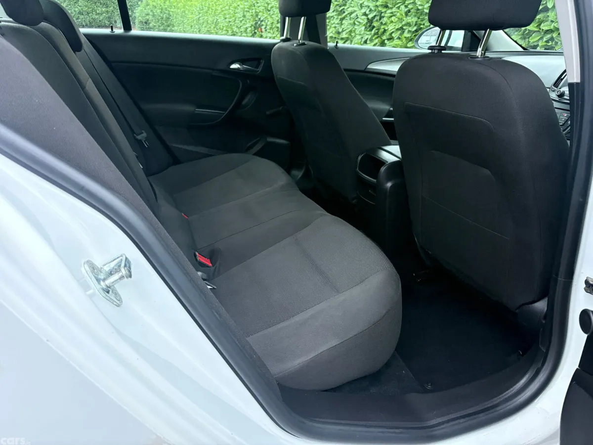 Opel Insignia Saloon, Diesel, 2016, White