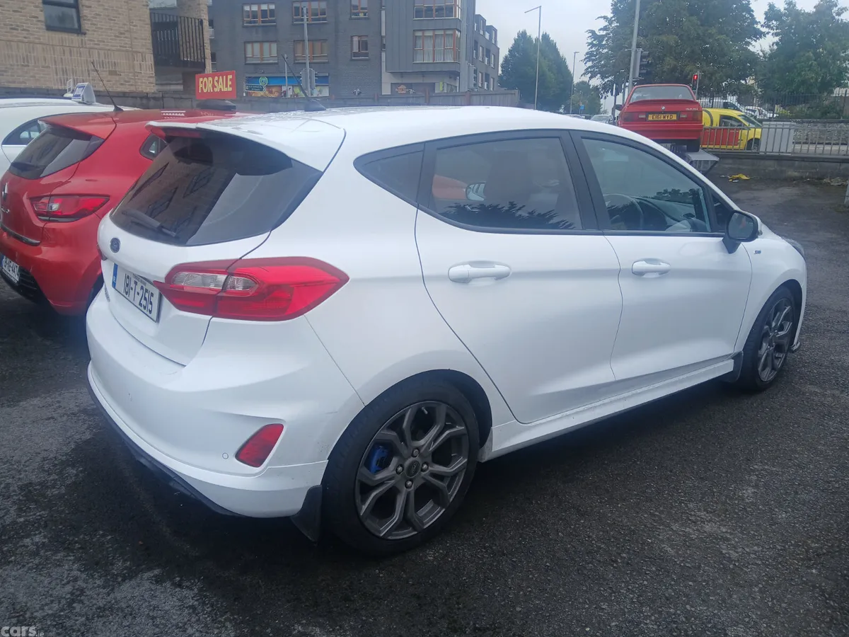 Ford Fiesta Hatchback, Petrol, 2018, White