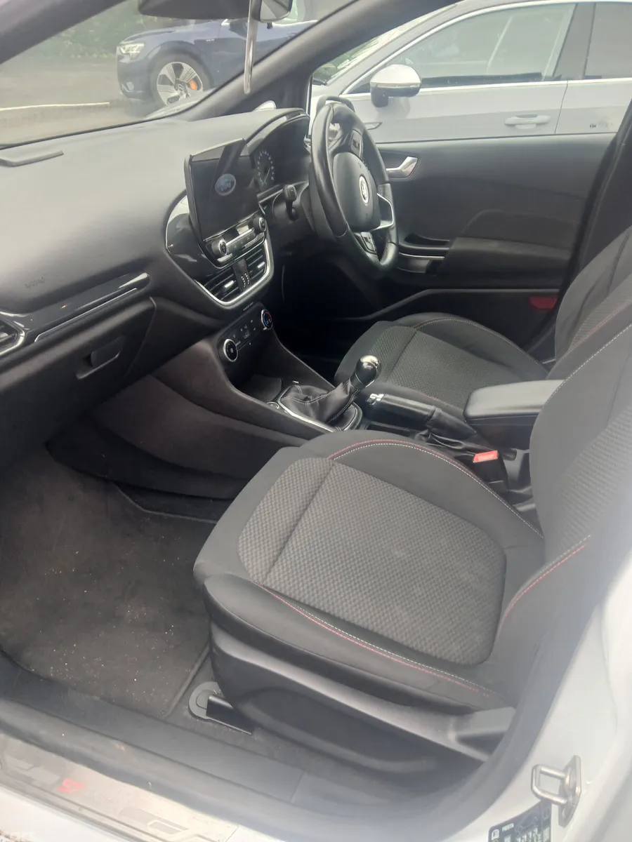 Ford Fiesta Hatchback, Petrol, 2018, White