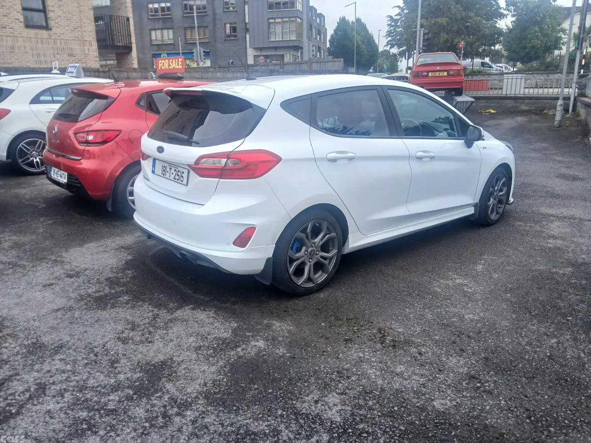 Ford Fiesta Hatchback, Petrol, 2018, White