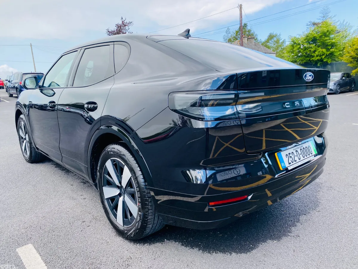 Ford Capri SUV, Electric, 2025, Black